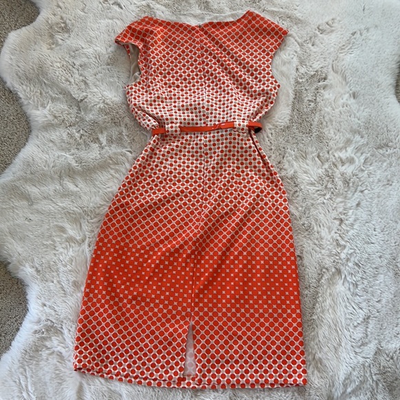 Very cute dress. Orange tan and white Size 6 by ILE NewYork - Picture 4 of 4
